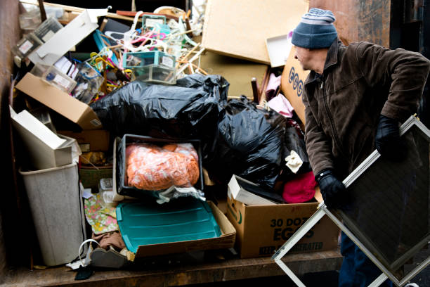 Best Garage Cleanout  in West Lealman, FL